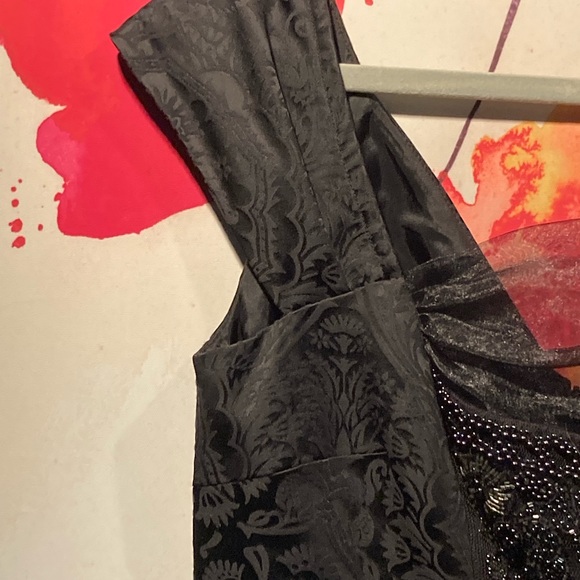 TIBI Cap-sleeve Top with Tulle, stretch and fit for all occasions - Picture 6 of 11